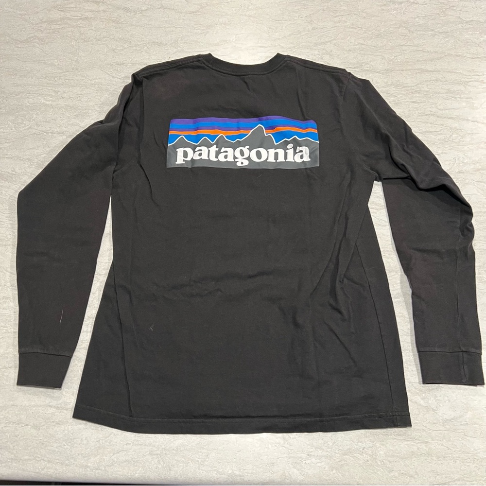 Patagonia Black Basic Long Sleeve - Medium